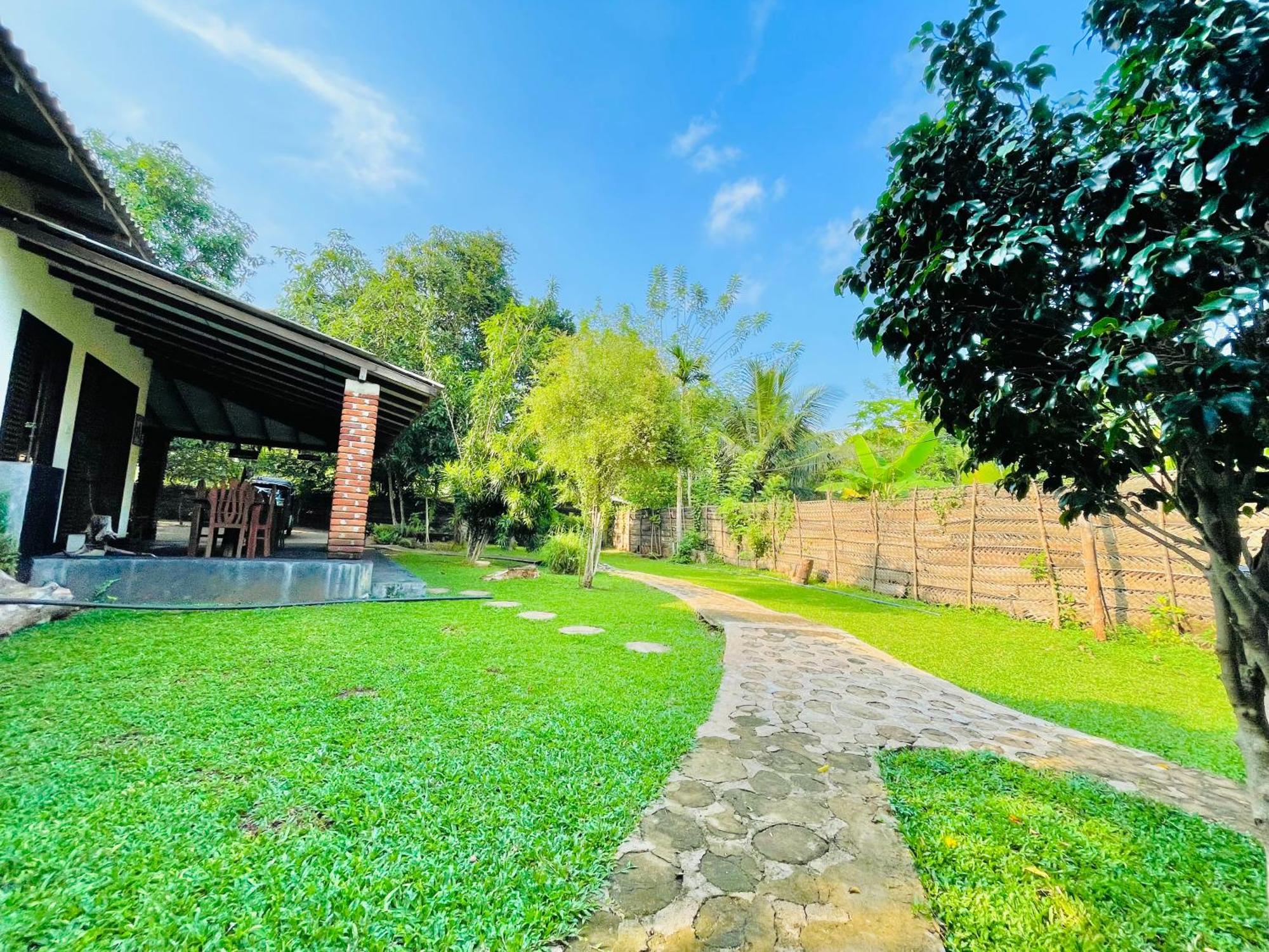 Green Cottage Anuradhapura Ngoại thất bức ảnh